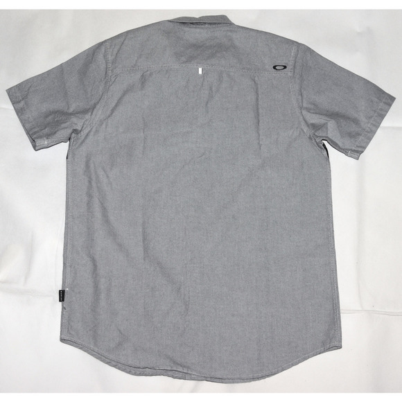 Oakley Regular Fit Mens Short Sleeve Button Up Embroidered Logo Shirt Size Small - Picture 3 of 8